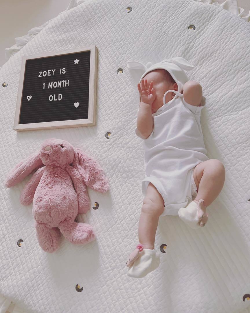 Phạm Quỳnh Anh lần đầu hé lộ dung mạo của ái nữ thứ ba - Ảnh 4 Phạm Quỳnh Anh lần đầu hé lộ dung mạo của ái nữ thứ ba - Ảnh 4