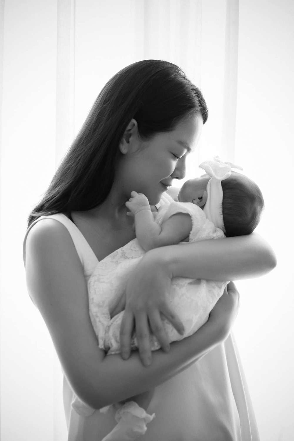 Phạm Quỳnh Anh lần đầu hé lộ dung mạo của ái nữ thứ ba - Ảnh 2 Phạm Quỳnh Anh lần đầu hé lộ dung mạo của ái nữ thứ ba - Ảnh 2