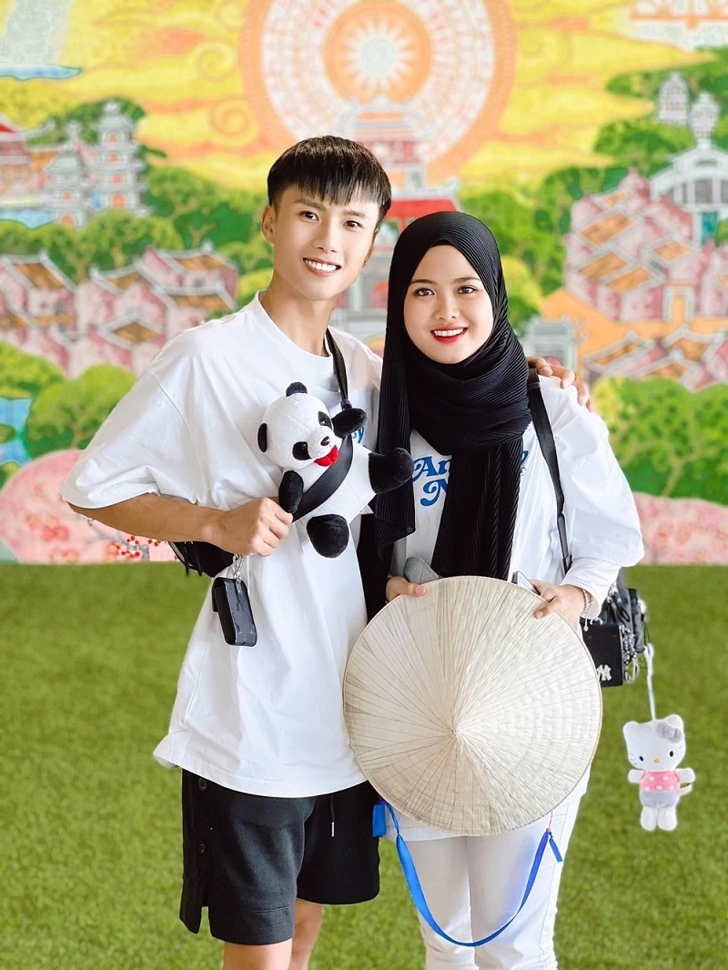 Đạt Villa hội ngộ tình cũ ngoại quốc Vidhia, cộng đồng mạng nghi ngờ nối lại tình xưa - Ảnh 3 Đạt Villa hội ngộ tình cũ ngoại quốc Vidhia, cộng đồng mạng nghi ngờ nối lại tình xưa - Ảnh 3