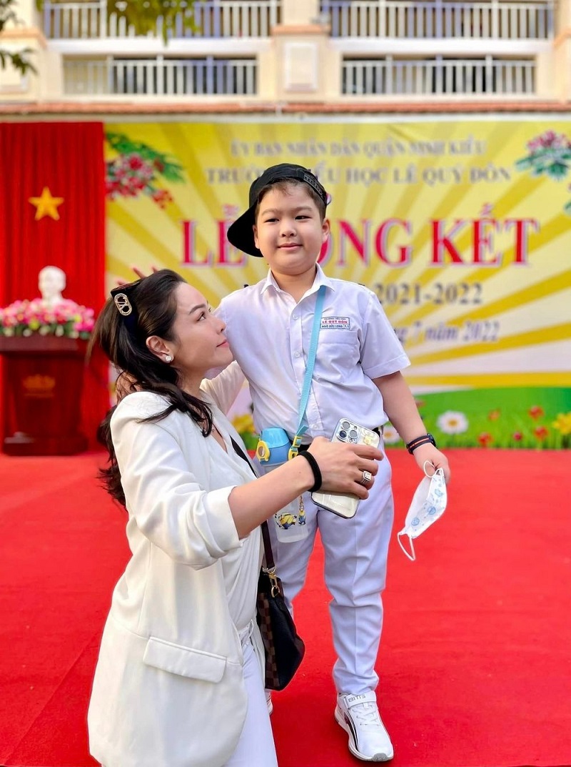 Nhật Kim Anh khoe body săn chắc nhờ chăm chỉ tập luyện, bất ngờ nhất là vòng eo U40 - Ảnh 5 Nhật Kim Anh khoe body săn chắc nhờ chăm chỉ tập luyện, bất ngờ nhất là vòng eo U40 - Ảnh 5