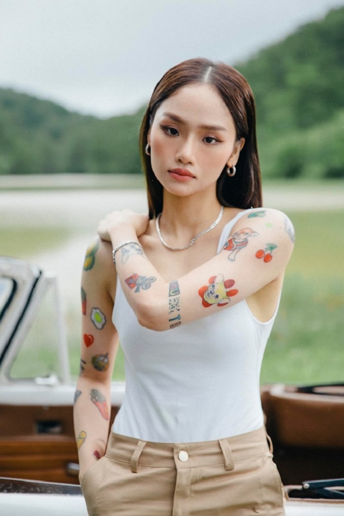 Hóa ra đây là lý do Miu Lê chưa bao giờ dám nhận mình là ca sĩ dù vô vàn bản hit (Ảnh FBNV) Hóa ra đây là lý do Miu Lê chưa bao giờ dám nhận mình là ca sĩ dù vô vàn bản hit (Ảnh FBNV)
