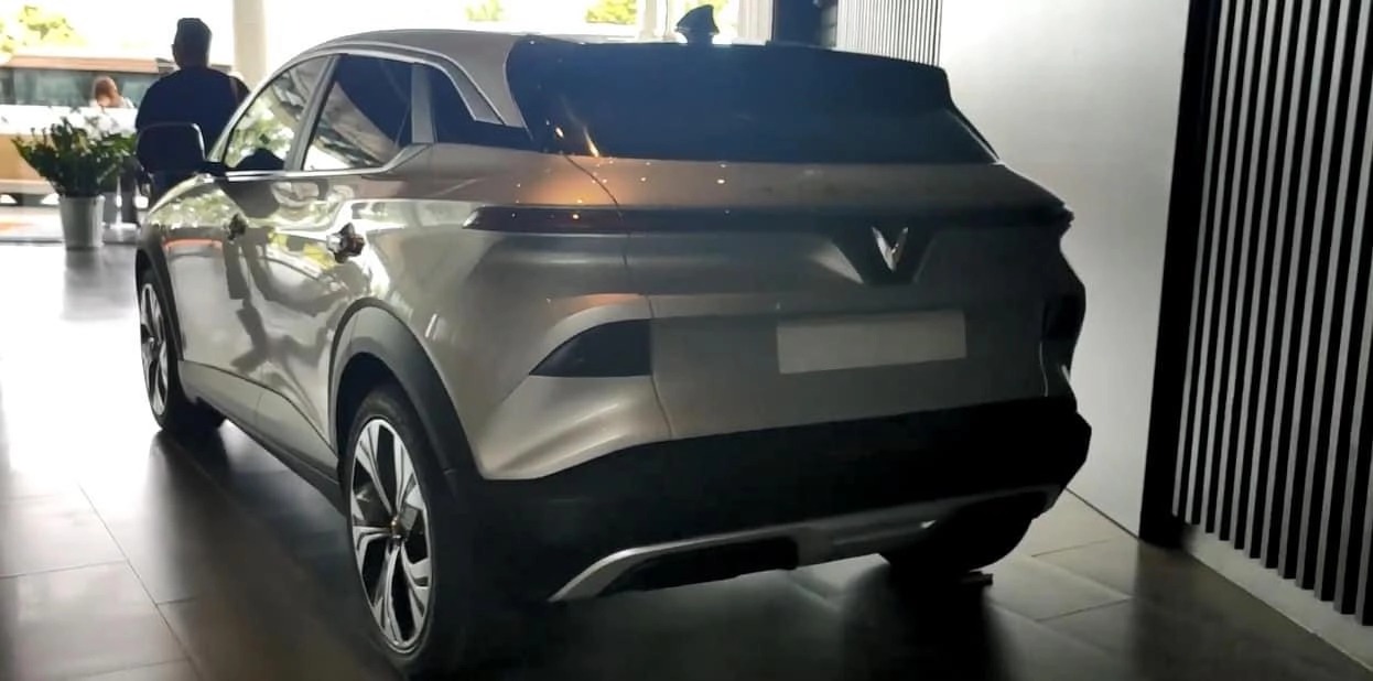 VinFast VF6 lộ diện full HD tại Hải Phòng, được ví ngang cỡ Creta và Seltos - Ảnh 2