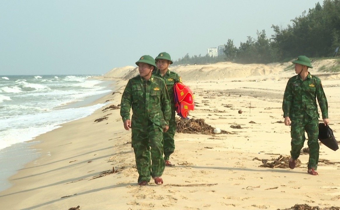 Quảng Bình tìm thấy thuyền viên rơi xuống biển khi tránh bão (Ảnh Vietnamnet)