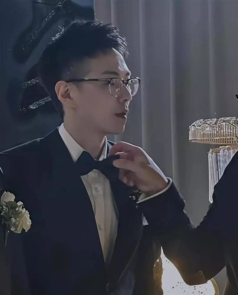 Xuất hiện tại đám cưới, 2 chàng phù rể cho nam chính ra rìa vì nhan sắc cực phẩm - Ảnh 2 Xuất hiện tại đám cưới, 2 chàng phù rể cho nam chính ra rìa vì nhan sắc cực phẩm - Ảnh 2