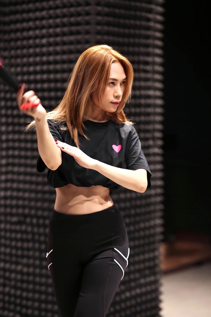 Nữ ca sĩ tập trung cao độ để chuẩn bị cho Tri Âm