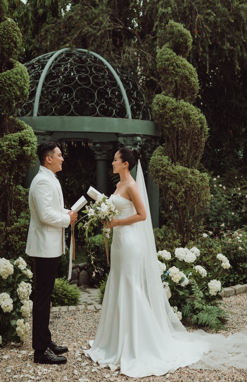 MC Liêu Hà Trinh chụp ảnh cưới màu đen trắng - Ảnh 5 MC Liêu Hà Trinh chụp ảnh cưới màu đen trắng - Ảnh 5