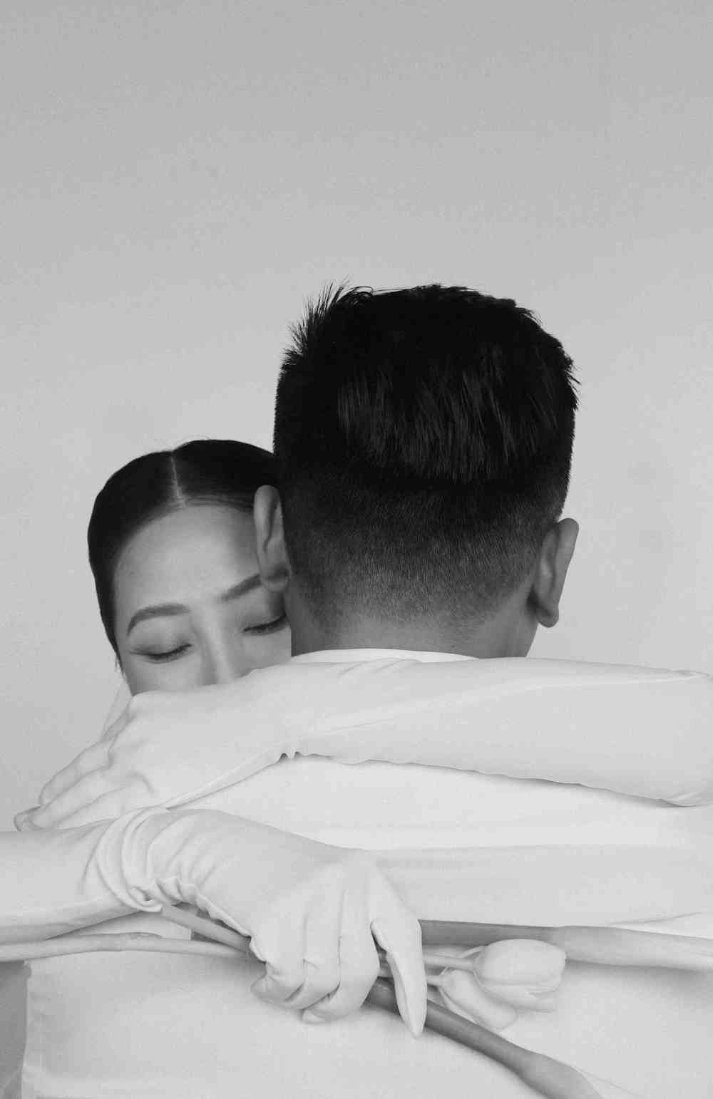 MC Liêu Hà Trinh chụp ảnh cưới màu đen trắng - Ảnh 1 MC Liêu Hà Trinh chụp ảnh cưới màu đen trắng - Ảnh 1