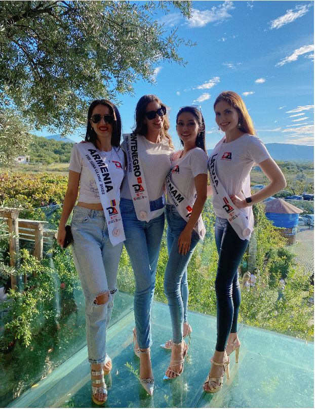 Lâm Thu Hồng và các thí sinh của The Miss Globe 2022 Lâm Thu Hồng và các thí sinh của The Miss Globe 2022