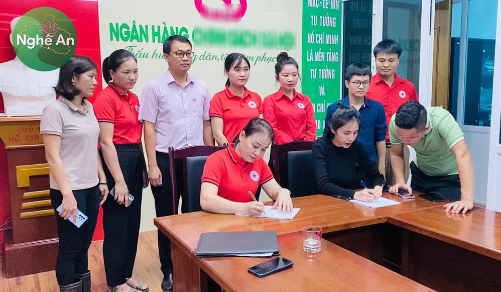 Chuyến đi này Thủy Tiên đại diện cho Hội Chữ thập đỏ