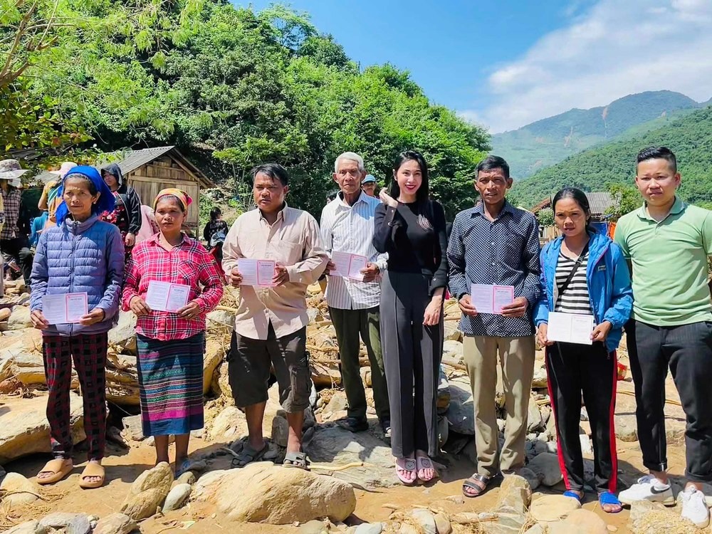 Thủy Tiên tiếp tục nối dài những hành động đẹp tại quê chồng Nghệ An - Ảnh 1