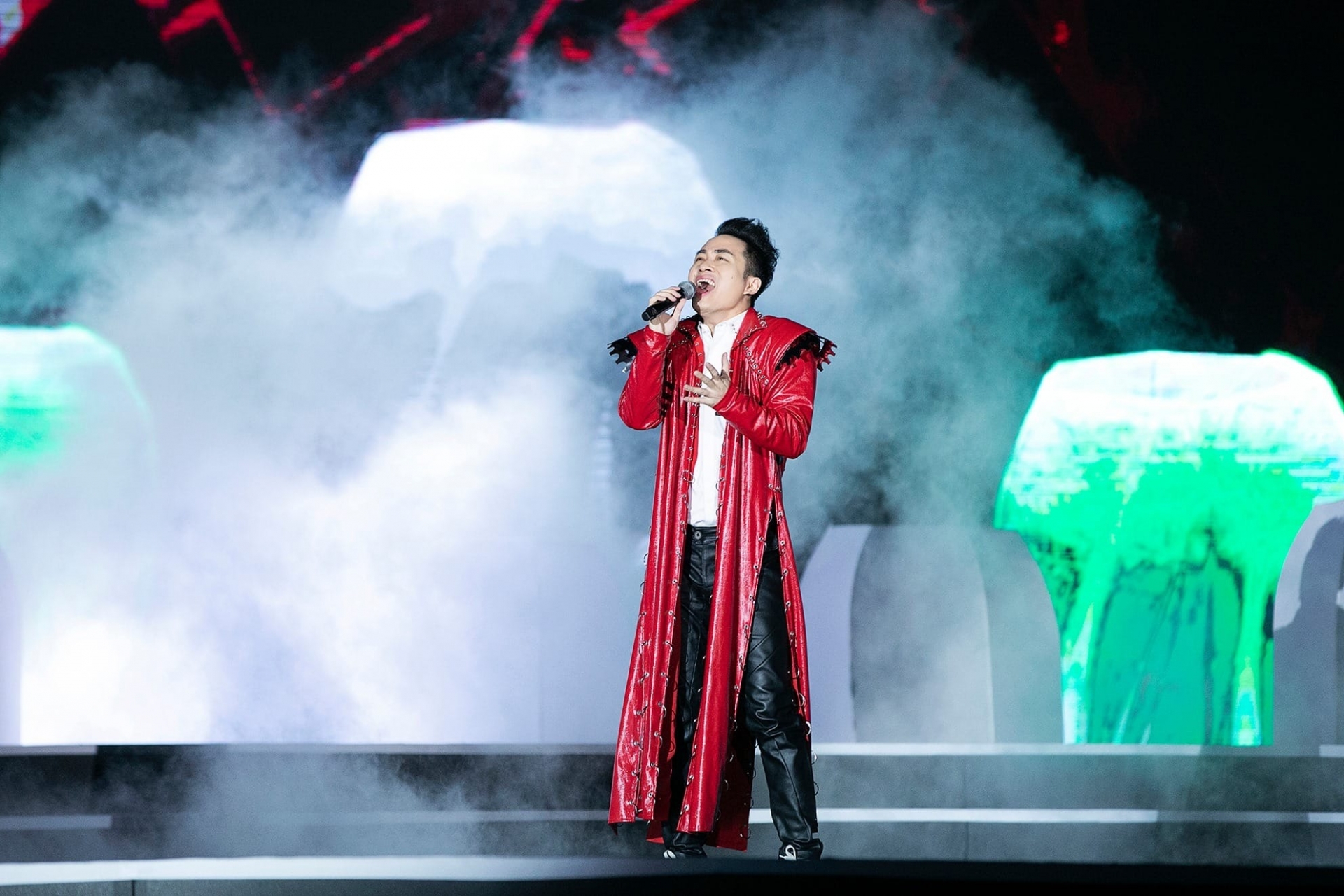 Tùng Dương tiết lộ lý do 1 chiếc áo mặc đi biểu diễn đến 8 lần - Ảnh 1