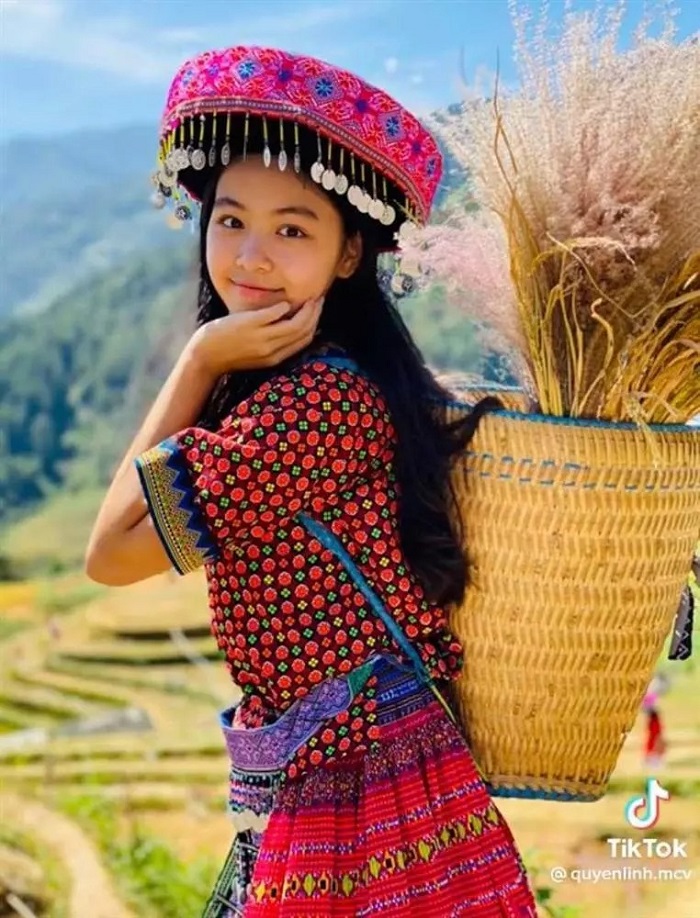 Dù không trang điểm nhưng Lọ Lem vẫn rất xinh xắn