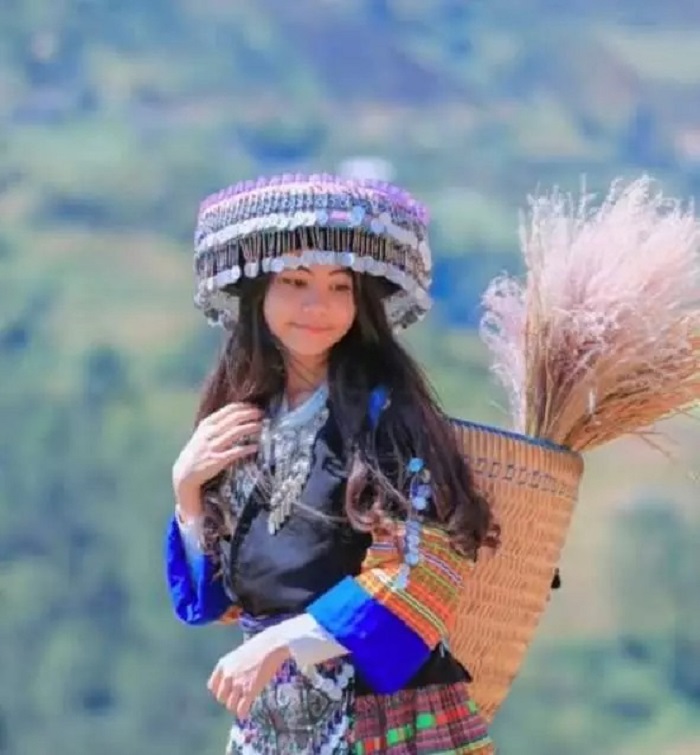 Hạt Dẻ cũng sở hữu nét đẹp mộc mạc khi hóa thân thành cô thiếu nữ vùng cao (Ảnh chụp màn hình)