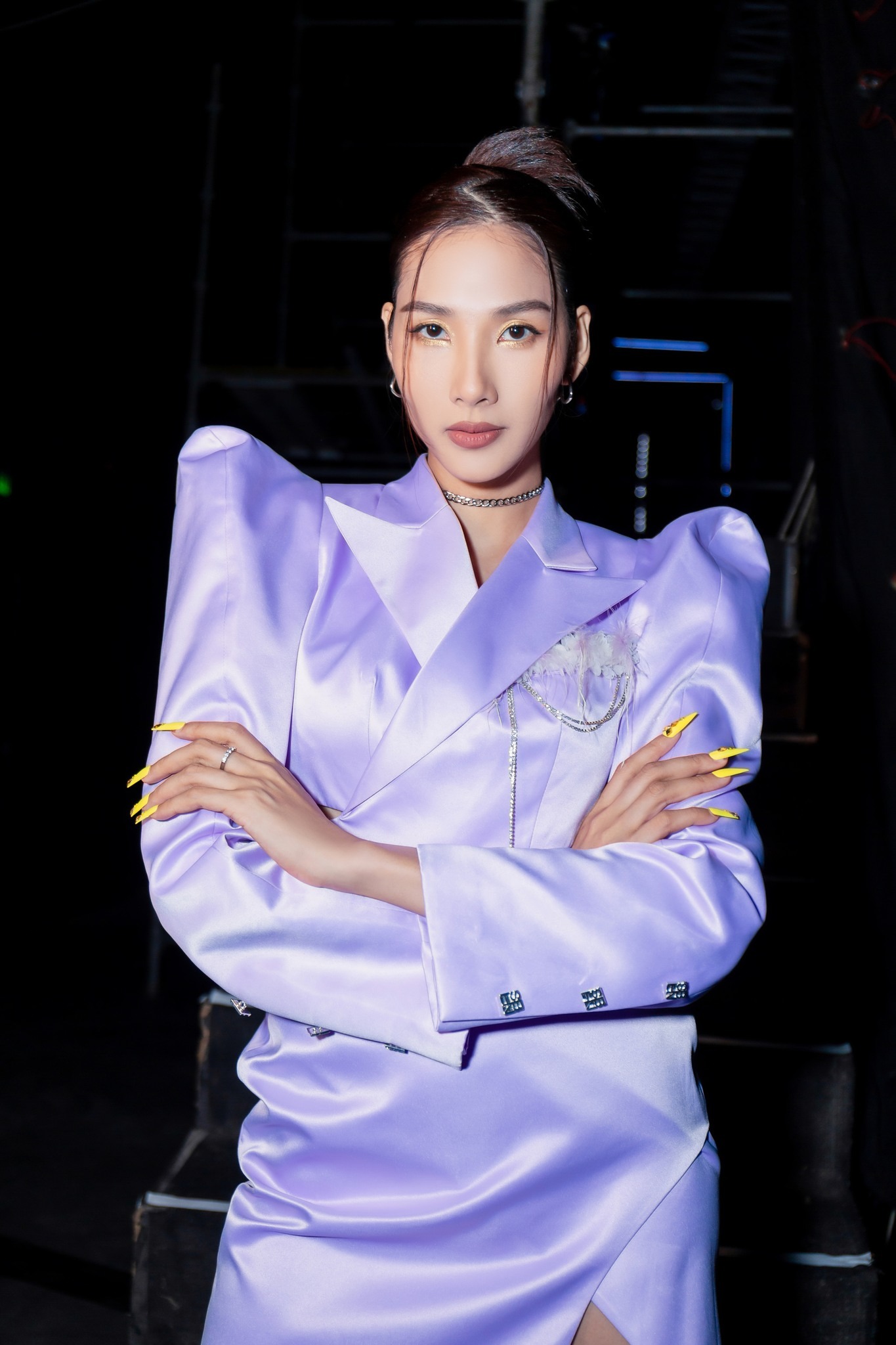 Nối gót Kiều Loan, Hoàng Thùy có dự định lấn sân làm ca sĩ