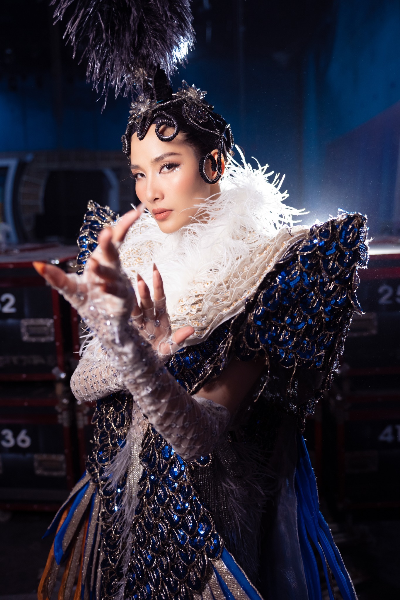 Nối gót Kiều Loan, Hoàng Thùy có dự định lấn sân làm ca sĩ - Ảnh 2 Nối gót Kiều Loan, Hoàng Thùy có dự định lấn sân làm ca sĩ - Ảnh 2