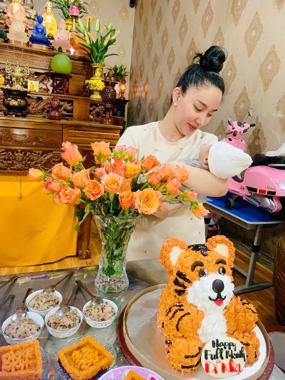 Lê Dương Bảo Lâm chi tiết khủng trong lễ đầy tháng con trai cưng