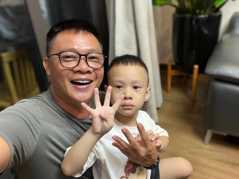 BTV Quang Minh và nguyên tắc hôn nhân đặc biệt với vợ doanh nhân - Ảnh 1 BTV Quang Minh và nguyên tắc hôn nhân đặc biệt với vợ doanh nhân - Ảnh 1