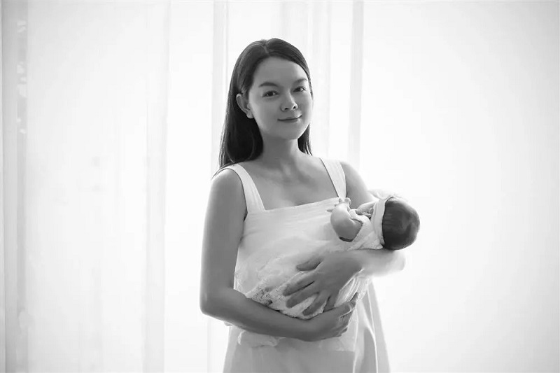 Phạm Quỳnh Anh được bạn trai bí ẩn tặng quà khủng dịp 20/10 - Ảnh 2 Phạm Quỳnh Anh được bạn trai bí ẩn tặng quà khủng dịp 20/10 - Ảnh 2