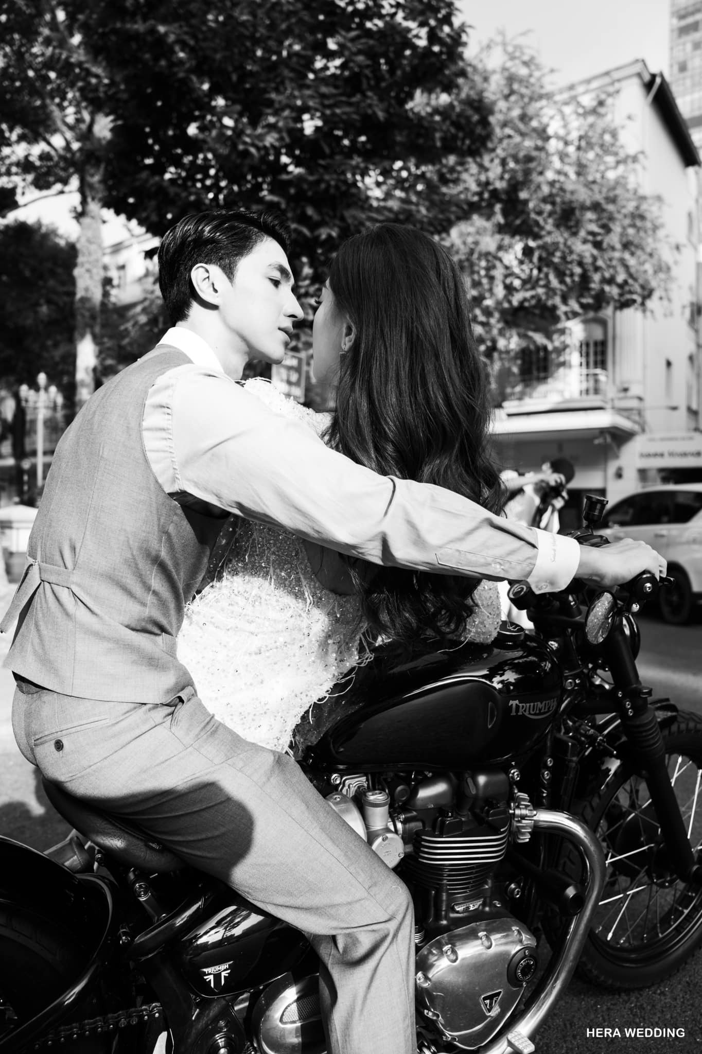 Phương Nga tung thêm loạt ảnh cưới táo bạo, một bức đặc biệt chiếm sóng - Ảnh 2