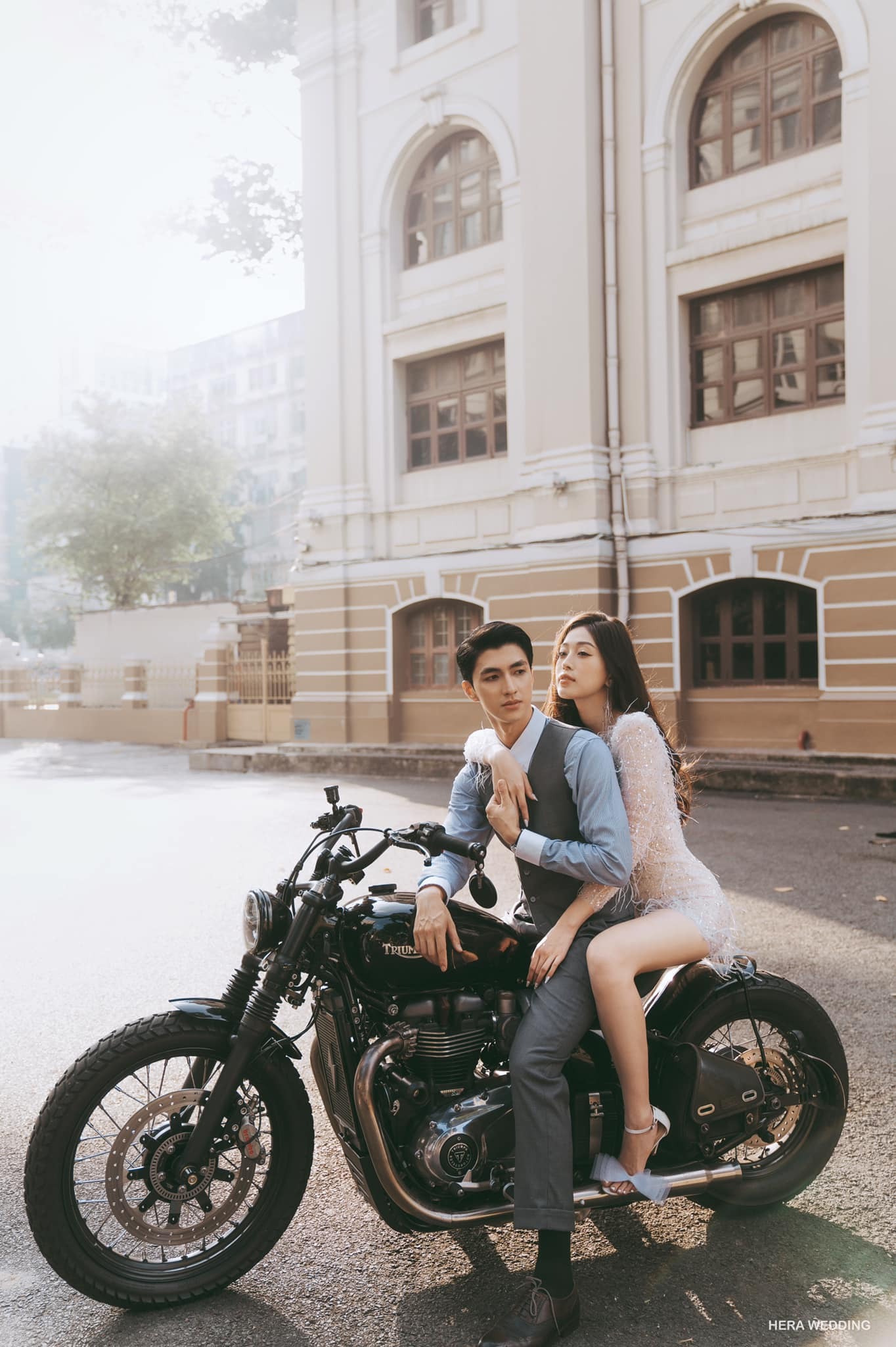 Theo tiết lộ của Phương Nga, vì Bình An mê motor nên cô nàng chiều chồng tung loạt ảnh bên xe