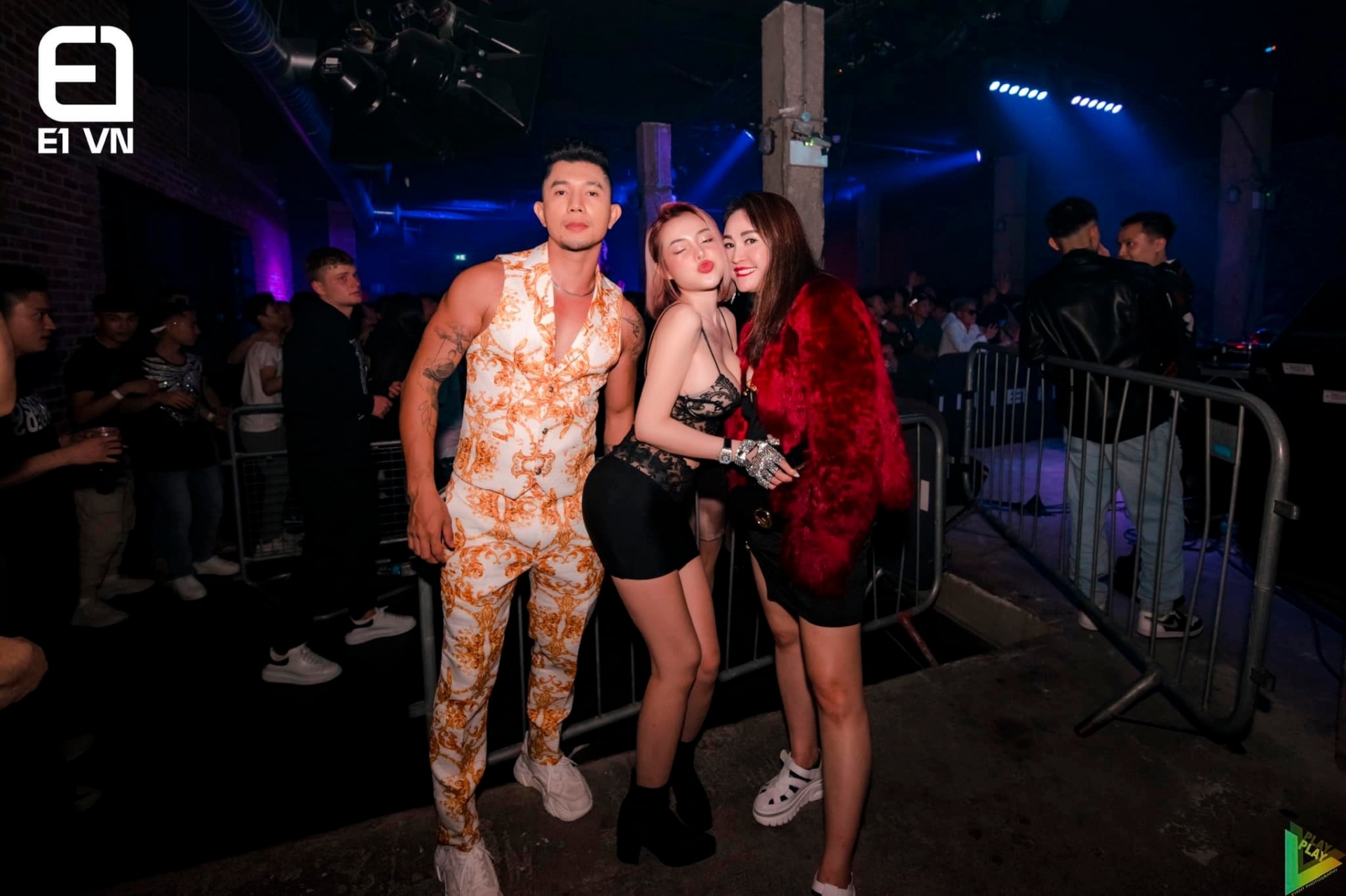 Lần đầu đi diễn ở trời Âu, Lương Bằng Quang phải đưa Ngân 98 nhập viện lúc nửa đêm - Ảnh 6