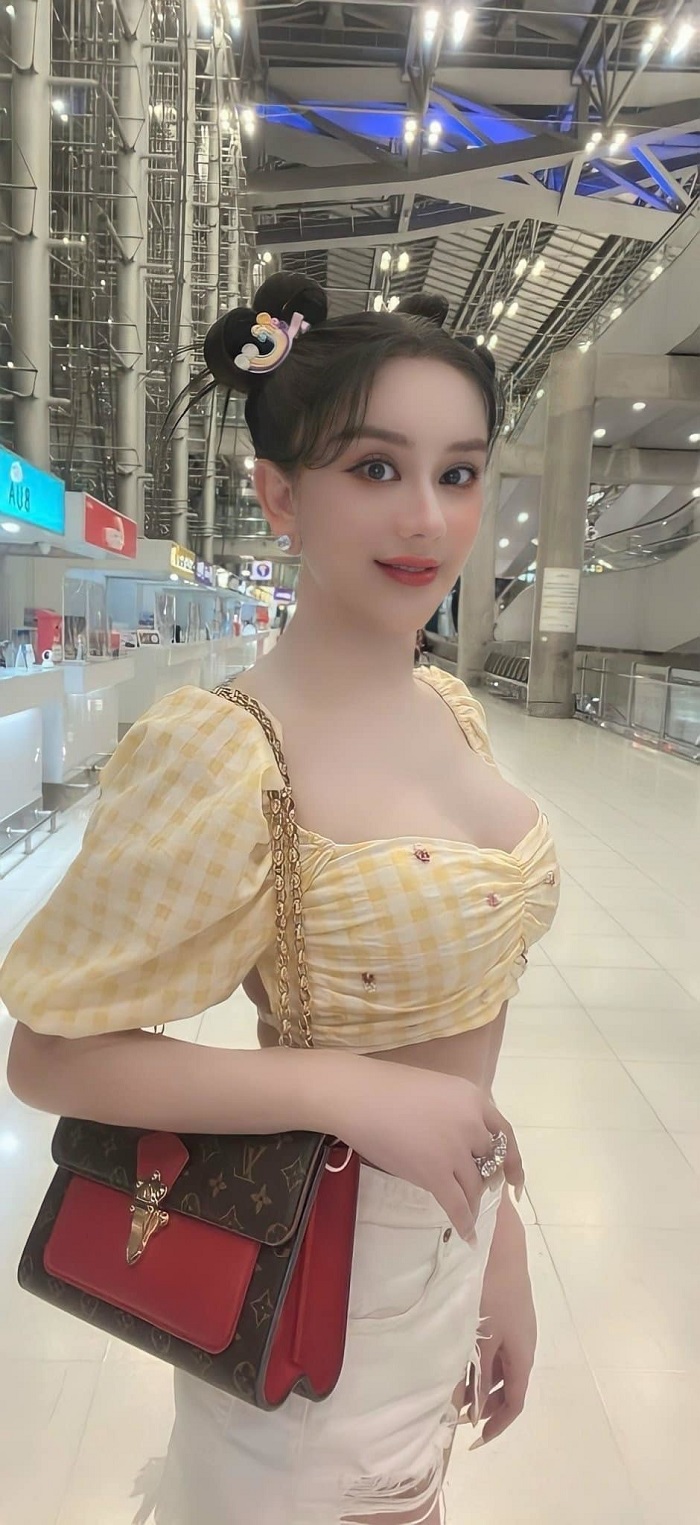 Hình ảnh lên đường đi phẫu thuật của Lâm Khánh Chi Hình ảnh lên đường đi phẫu thuật của Lâm Khánh Chi