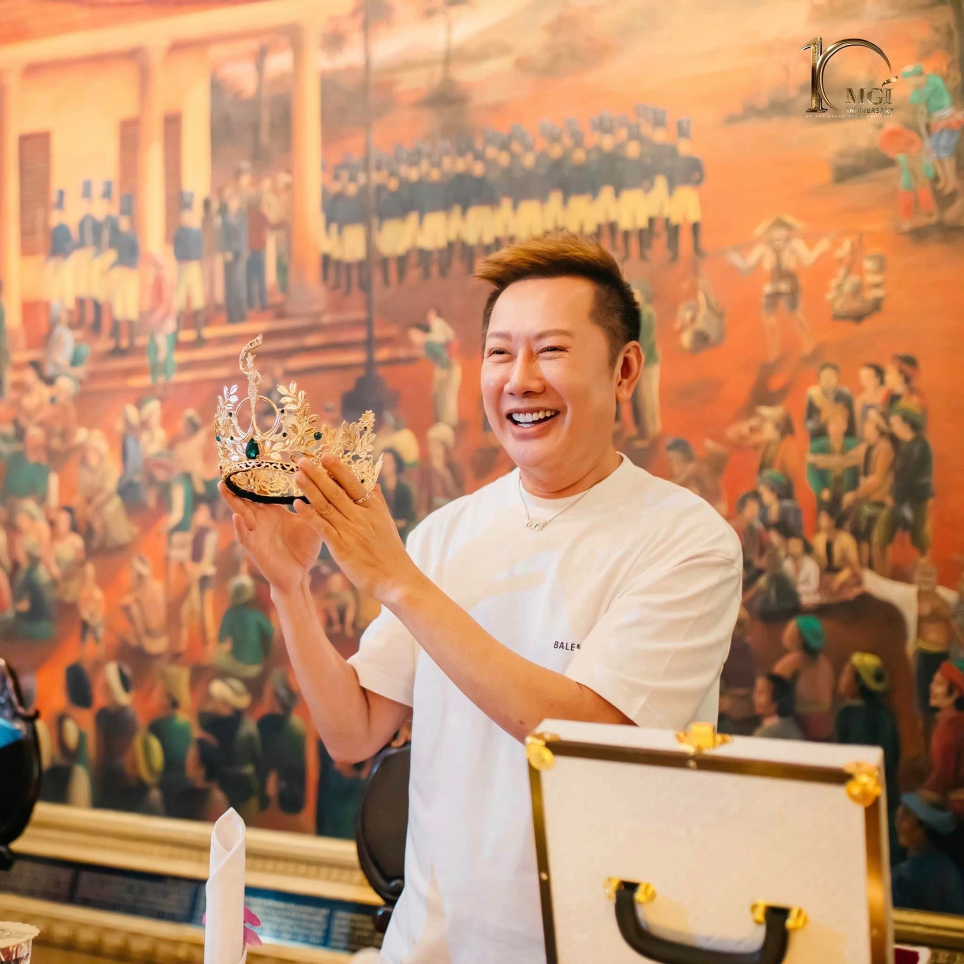 Chủ tịch Nawat đăng chúc mừng Hoa hậu Philippines trở thành Á hậu 5 rồi lại xóa