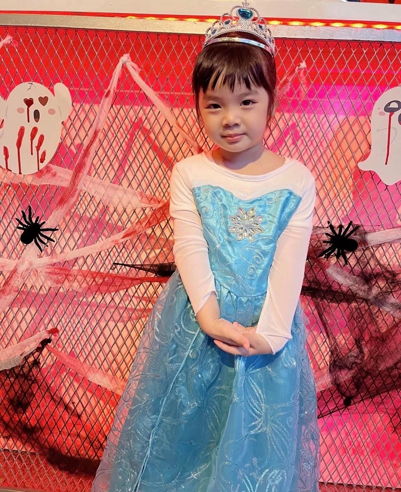 Bé cún - con gái út Hoài Lâm và vợ cũ Cindy Lư Bé cún - con gái út Hoài Lâm và vợ cũ Cindy Lư
