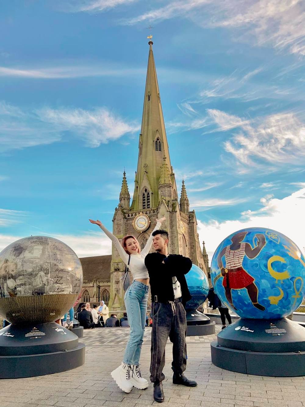 Anh đồng ý cho Ngân 98 'xin giống Tây' để con đẹp