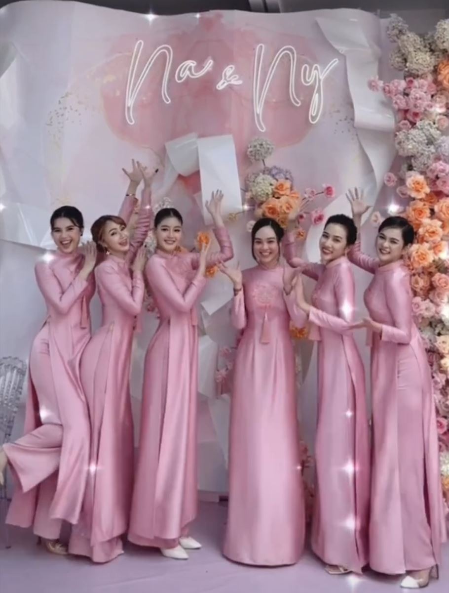 Dàn phù dâu xinh đẹp