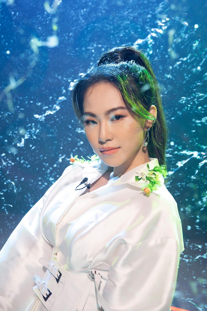 Nữ ca sĩ khẳng định không ngại khi hát hit người khác, chỉ cần khán giả yêu cầu Nữ ca sĩ khẳng định không ngại khi hát hit người khác, chỉ cần khán giả yêu cầu