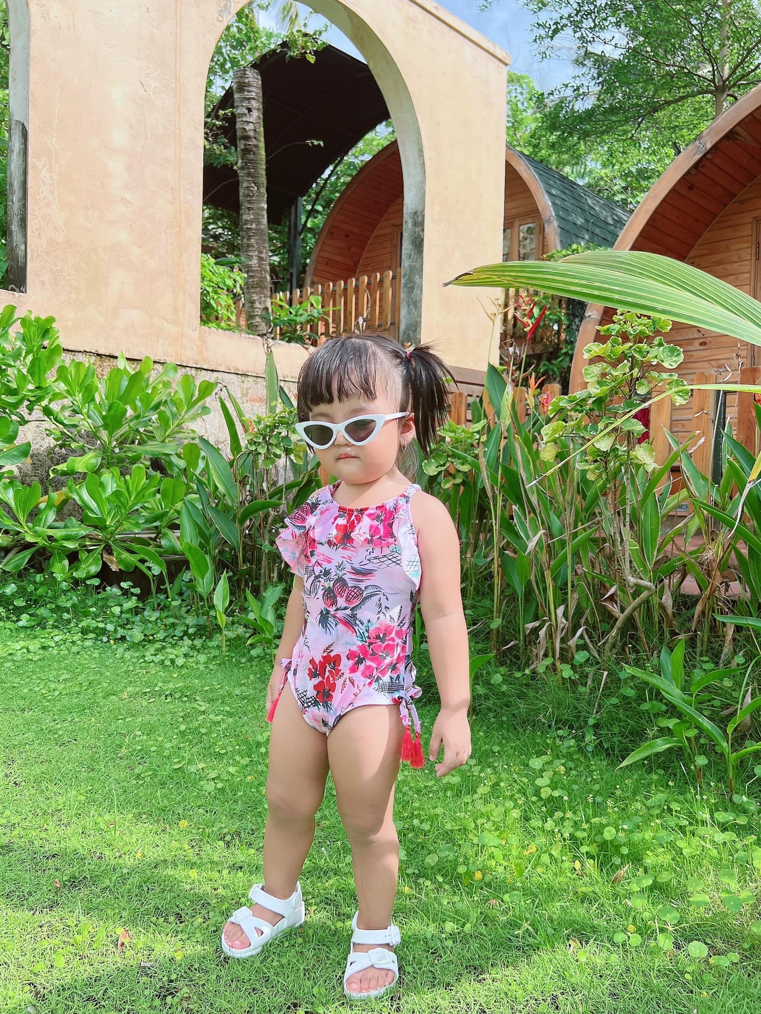 Từng bị chê bai, nay ái nữ nhà Mạc Văn Khoa ngày càng 'đốn tim' dân mạng Từng bị chê bai, nay ái nữ nhà Mạc Văn Khoa ngày càng 'đốn tim' dân mạng