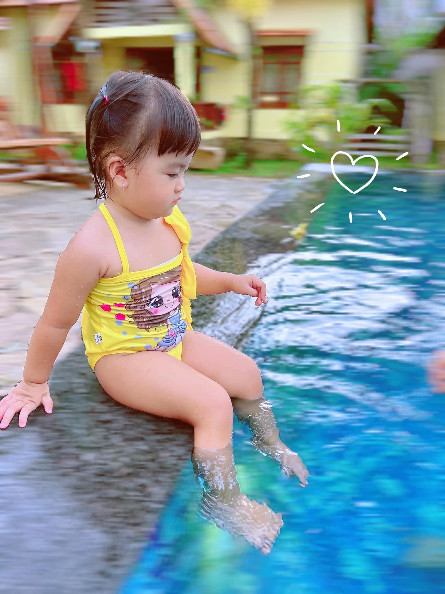 Cô bé sở hữu bộ sưu tập bikini nhiều người lớn phải ghen tị Cô bé sở hữu bộ sưu tập bikini nhiều người lớn phải ghen tị