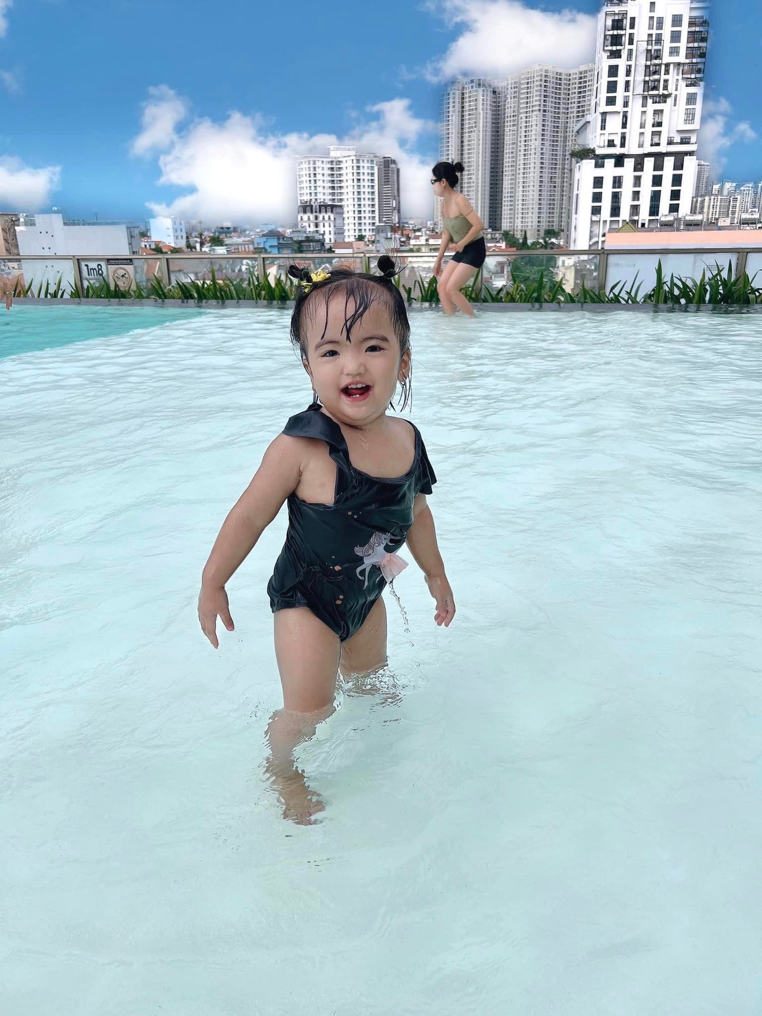 Từng bị chê bai, nay ái nữ nhà Mạc Văn Khoa ngày càng 'đốn tim' dân mạng - Ảnh 2 Từng bị chê bai, nay ái nữ nhà Mạc Văn Khoa ngày càng 'đốn tim' dân mạng - Ảnh 2