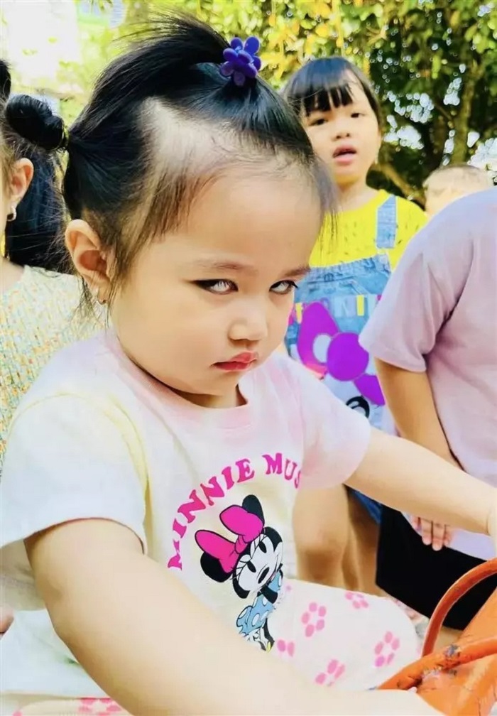 Thừa hưởng gen trội từ bố, con gái Lê Dương Bảo Lâm 'sơ hở là dỗi, chẳng nể nang ai' - Ảnh 3