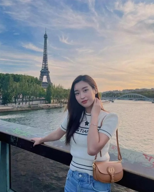 Cũng từng được nàng hậu diện khi đi du lịch châu Âu Cũng từng được nàng hậu diện khi đi du lịch châu Âu