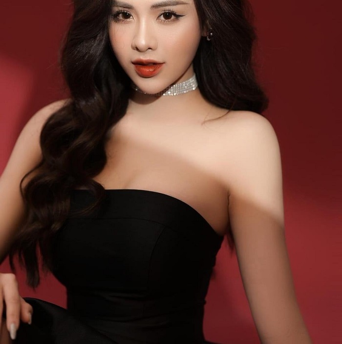 Cô nàng sở hữu nhan sắc xinh đẹp, quyến rũ Cô nàng sở hữu nhan sắc xinh đẹp, quyến rũ
