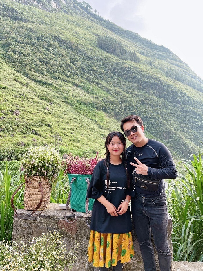 Martin Nguyễn không ít lần đứng ra bảo vệ Phúng Phính nhưng hiện tại anh lại phủi bỏ mọi mối quan hệ với cô bé. Hiện người trong cuộc vẫn chưa lên tiếng. Martin Nguyễn không ít lần đứng ra bảo vệ Phúng Phính nhưng hiện tại anh lại phủi bỏ mọi mối quan hệ với cô bé. Hiện người trong cuộc vẫn chưa lên tiếng.