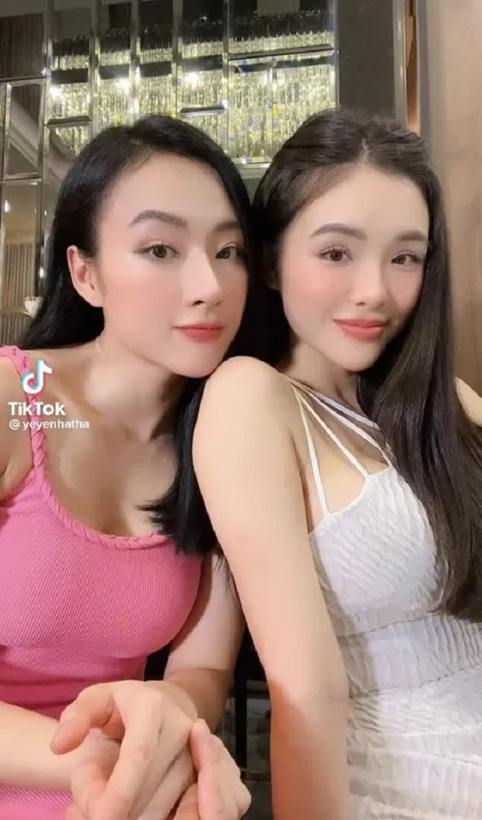 Cặp đôi còn cùng quay clip Tiktok Cặp đôi còn cùng quay clip Tiktok