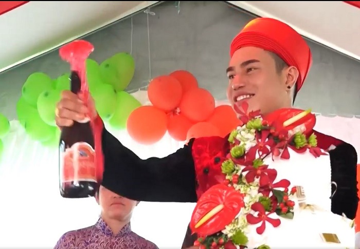 Lê Dương Bảo Lâm tức tốc xin lỗi vợ sau khi loạt ảnh cưới 'cổ trang' viral khắp MXH - Ảnh 1 Lê Dương Bảo Lâm tức tốc xin lỗi vợ sau khi loạt ảnh cưới 'cổ trang' viral khắp MXH - Ảnh 1