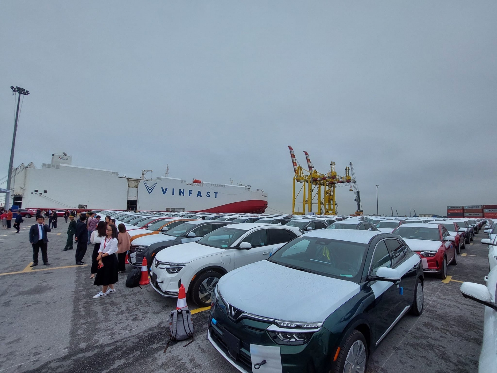 Cận cảnh tàu Silver Queen chở 999 ôtô điện Vinfast sang 'miền đất hứa' Mỹ - Ảnh 4