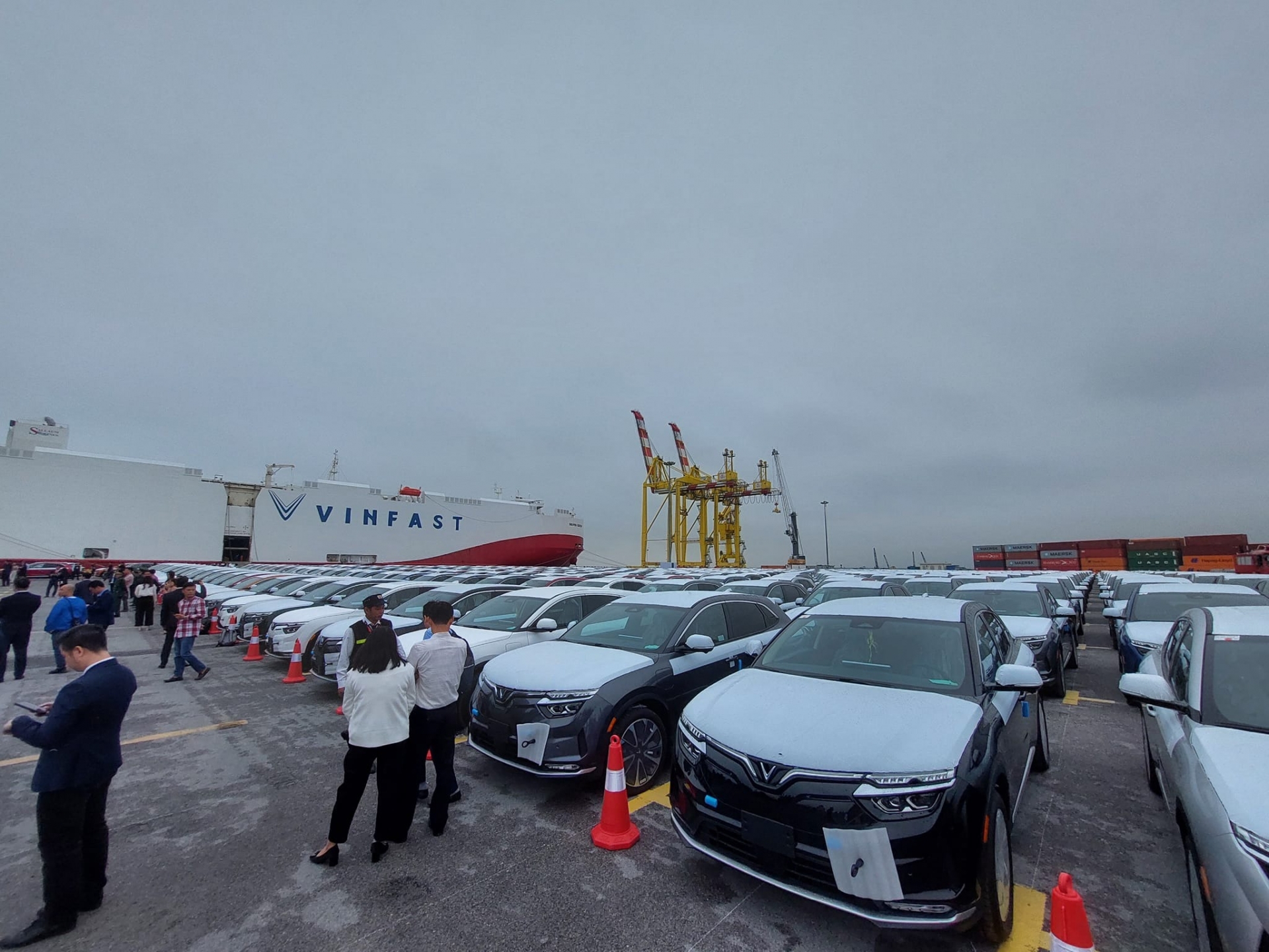 Cận cảnh tàu Silver Queen chở 999 ôtô điện Vinfast sang 'miền đất hứa' Mỹ - Ảnh 3