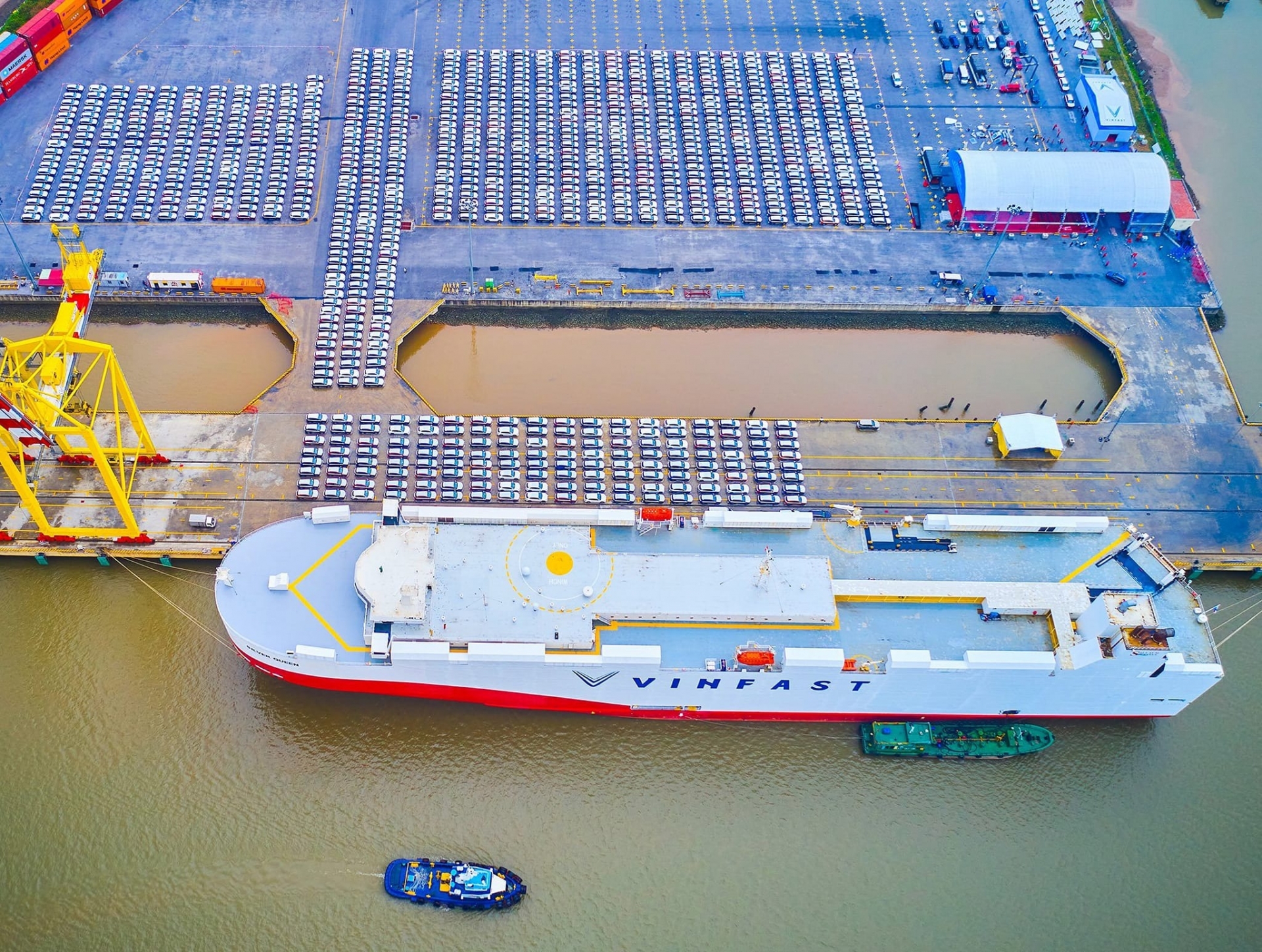 Cận cảnh Silver Queen chở 999 ôtô điện Vinfast sang 'miền đất hứa' Mỹ