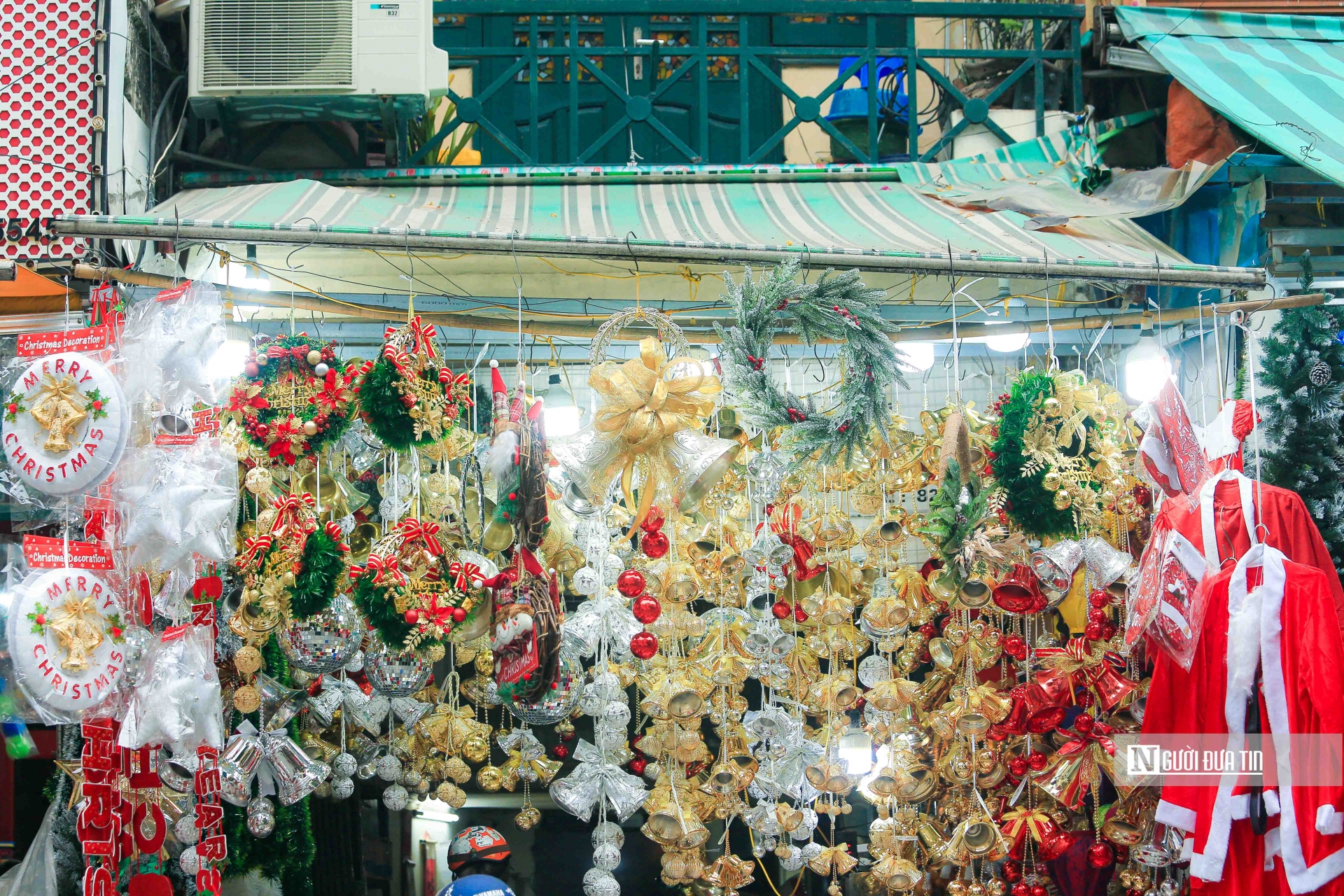 Hàng Mã nhộn nhịp trước thềm Giáng sinh 2022 - Ảnh 1