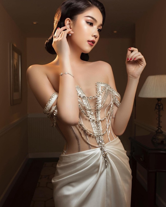 Ngọc Trinh khoe visual đỉnh cao: U40 vẫn là tường thành nhan sắc Ngọc Trinh khoe visual đỉnh cao: U40 vẫn là tường thành nhan sắc