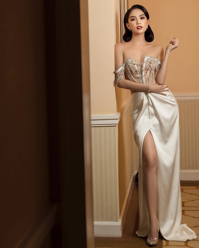 Ngọc Trinh khoe visual đỉnh cao: U40 vẫn là tường thành nhan sắc - Ảnh 6 Ngọc Trinh khoe visual đỉnh cao: U40 vẫn là tường thành nhan sắc - Ảnh 6