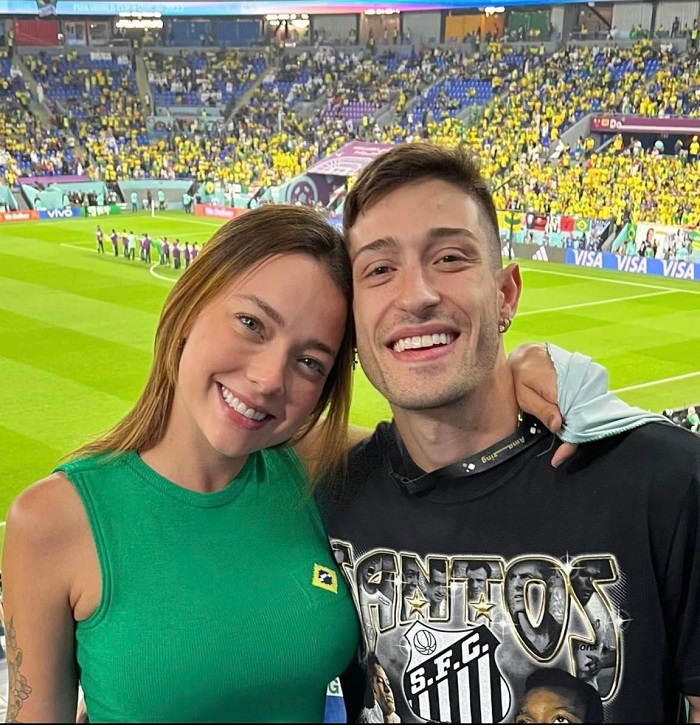 Vợ chồng bạn gái cũ đi cổ vũ cho Brazil và Neymar Vợ chồng bạn gái cũ đi cổ vũ cho Brazil và Neymar