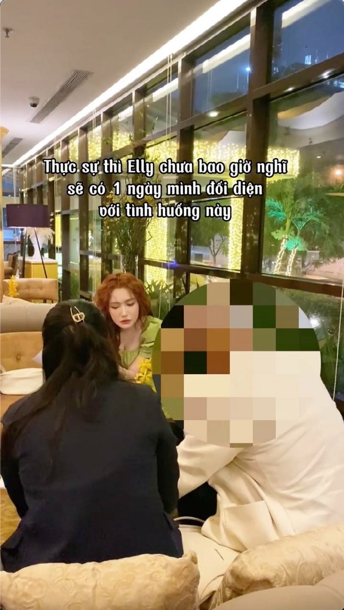 Video: Cận cảnh quá trình Elly Trần đặt bút ký vào đơn ly hôn chồng Tây - Ảnh 1 Video: Cận cảnh quá trình Elly Trần đặt bút ký vào đơn ly hôn chồng Tây - Ảnh 1