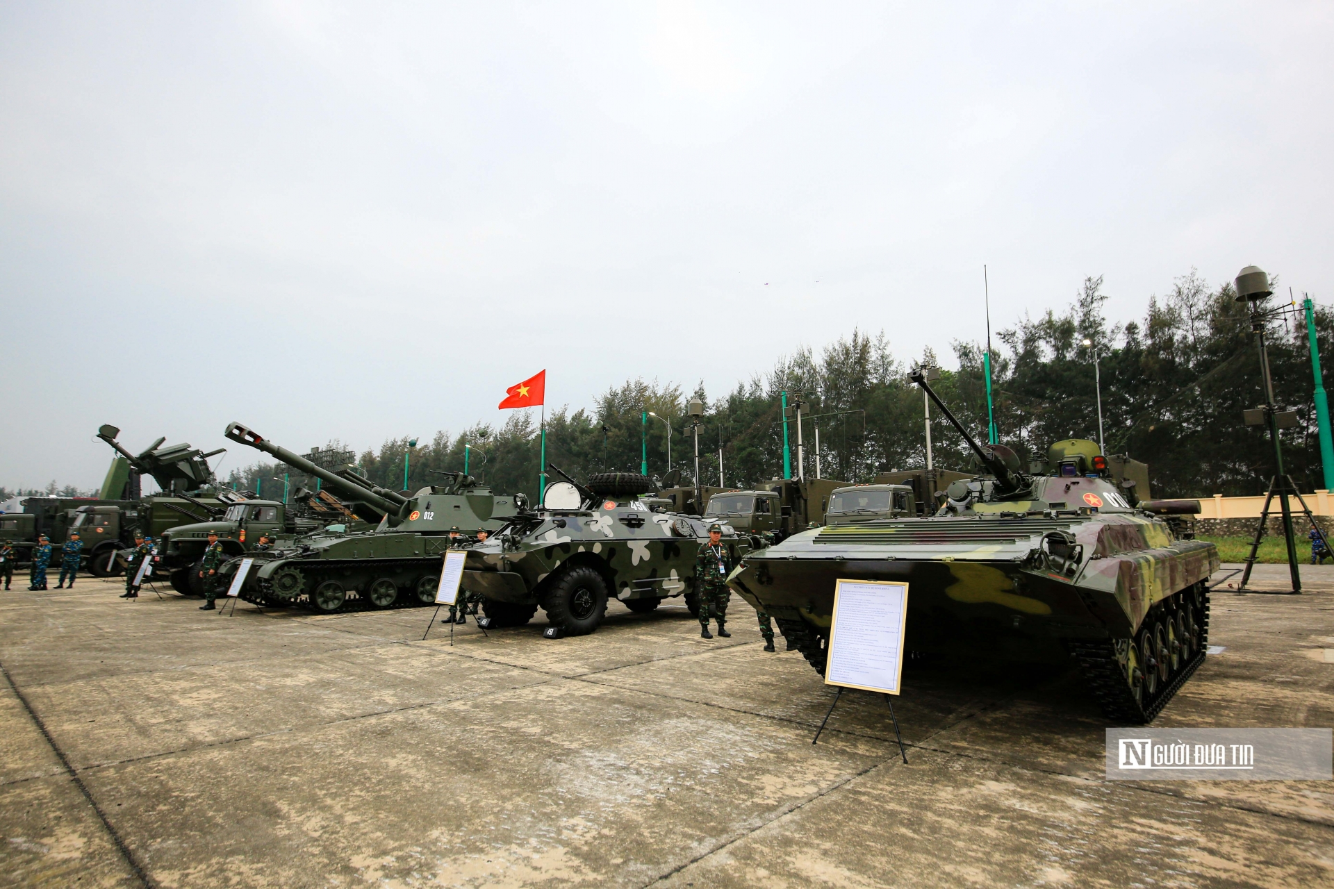 Sáng 8/12 tại khu vực sân bay Gia Lâm (Hà Nội) đã diễn ra Lễ khai mạc Triển lãm Quốc phòng quốc tế Việt Nam 2022.