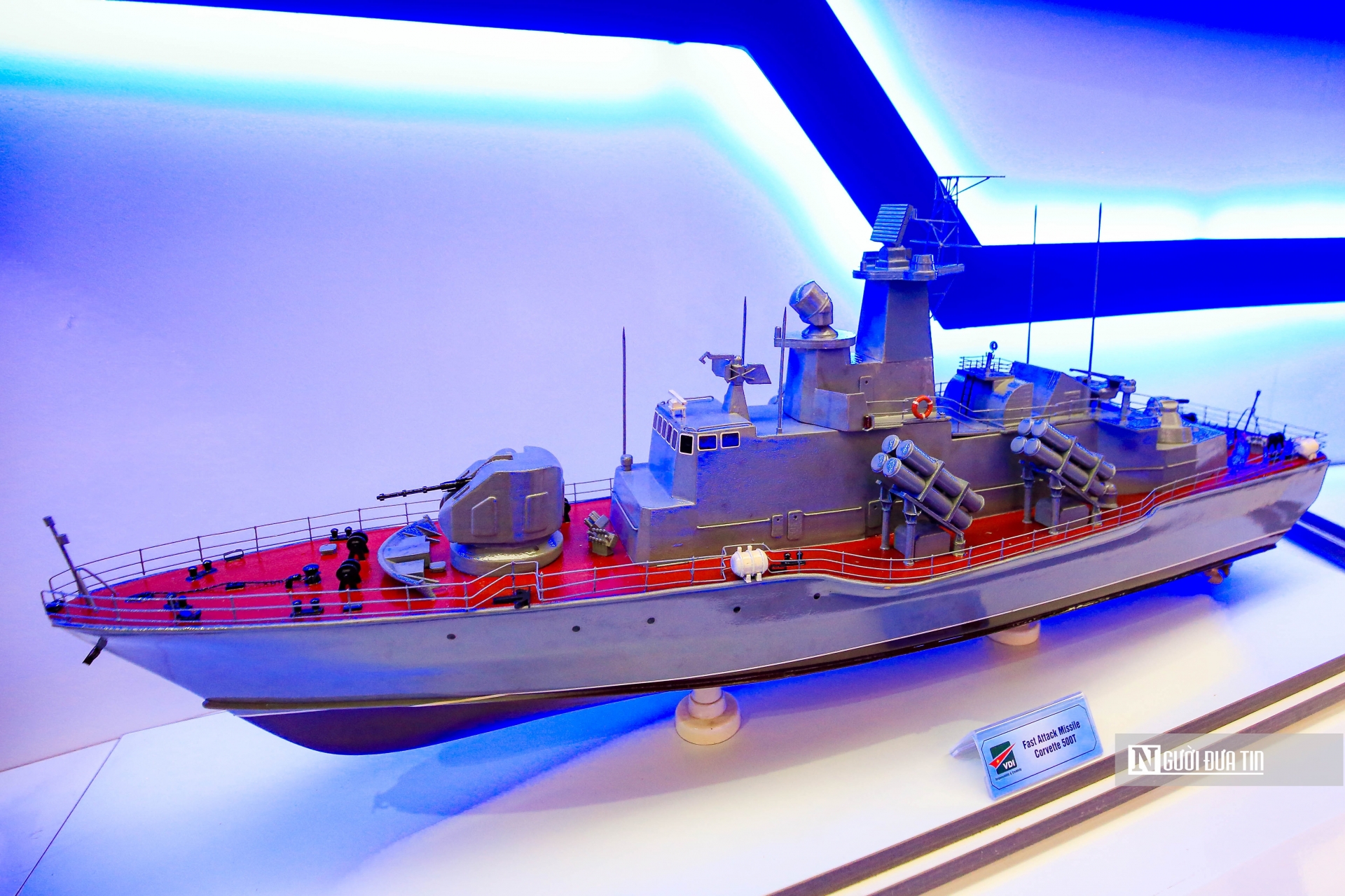 Ngắm dàn vũ khí, khí tài quân sự tại Triển lãm Quốc phòng quốc tế 2022 - Ảnh 2